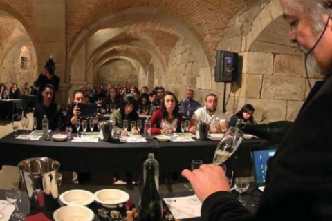 Luis Paadín recoge el título de cofrade de los vinos de Monterrei