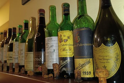 CATA DE AÑADAS PRETÉRITAS DE GRANDES ZONAS Y BODEGAS DEL MUNDO