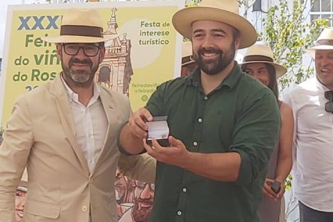 ALEJANDRO PAADÍN, CABAQUEIRO DO VIÑO DO ROSAL